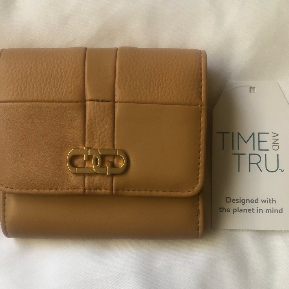 ♡ Beige wallet by TIME AND TRU